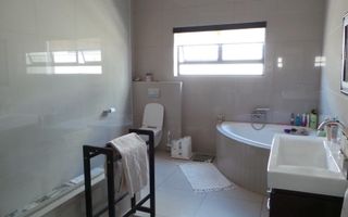 3 Bedroom House For Sale in Meersig