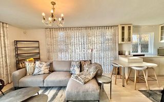 4 Bedroom House For Sale in Luxury Hill