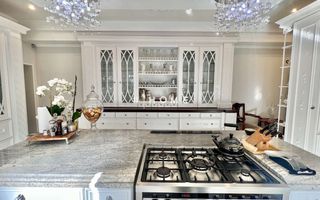 4 Bedroom House For Sale in Luxury Hill