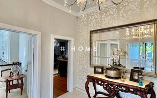 4 Bedroom House For Sale in Luxury Hill