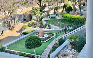 4 Bedroom House For Sale in Luxury Hill