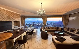 4 Bedroom House For Sale in Luxury Hill
