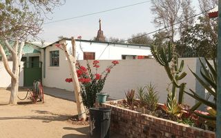 17 Bedroom House For Sale in Uis