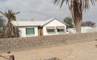 17 Bedroom House For Sale in Uis