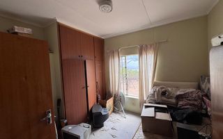 4 Bedroom House For Sale in Hochlandpark