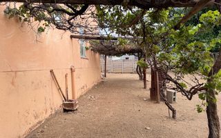 4 Bedroom House For Sale in Hochlandpark