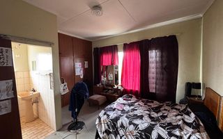 4 Bedroom House For Sale in Hochlandpark