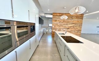 4 Bedroom House For Sale in Kleine Kuppe, Windhoek