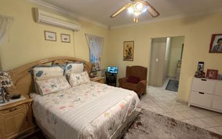 4 Bedroom House For Sale in Kleine Kuppe