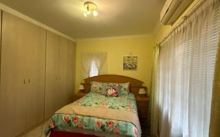 4 Bedroom House For Sale in Kleine Kuppe