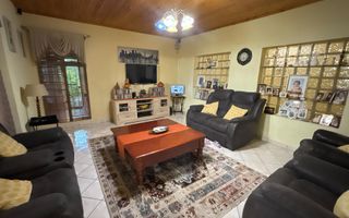 4 Bedroom House For Sale in Kleine Kuppe