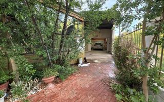 4 Bedroom House For Sale in Kleine Kuppe