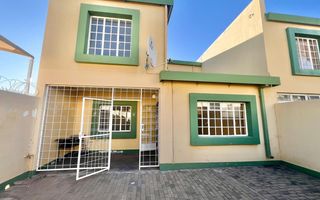 2 Bedroom Townhouse For Sale in Hochlandpark, Windhoek