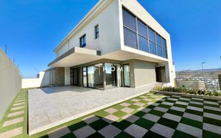 4 Bedroom House For Sale in Kleine Kuppe