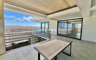 4 Bedroom House For Sale in Kleine Kuppe