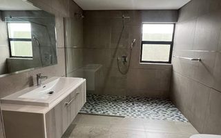 4 Bedroom House For Sale in Kleine Kuppe