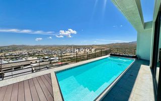 4 Bedroom House For Sale in Kleine Kuppe