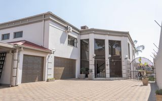 4 Bedroom House For Sale in Ludwigsdorf