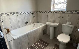 3 Bedroom House For Sale in Osona Village