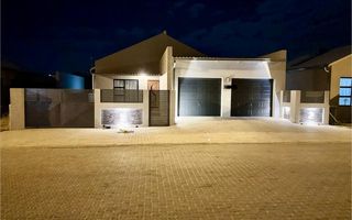 3 Bedroom House For Sale in Osona Village