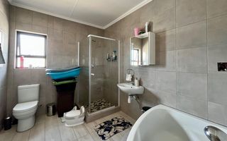 3 Bedroom House For Sale in Osona Village