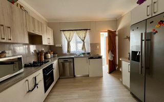 3 Bedroom House For Sale in Osona Village