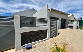 3 Bedroom House For Sale in Osona Village