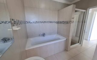 2 Bedroom Apartment/Penthouse For Sale in Pionierspark Ext 1...
