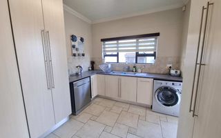 4 Bedroom House For Sale in Ludwigsdorf