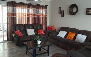 2 Bedroom Townhouse For Sale in Okahandja