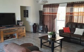 2 Bedroom Townhouse For Sale in Okahandja