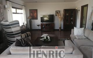 4 Bedroom House For Sale in Vogelstrand