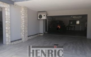 4 Bedroom House For Sale in Vogelstrand