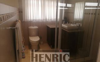 4 Bedroom House For Sale in Vogelstrand