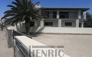 4 Bedroom House For Sale in Vogelstrand