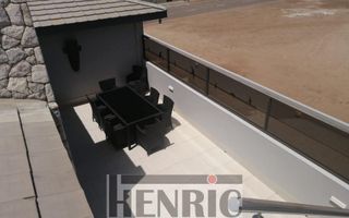 4 Bedroom House For Sale in Vogelstrand