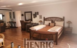 4 Bedroom House For Sale in Vogelstrand