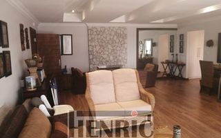 4 Bedroom House For Sale in Vogelstrand