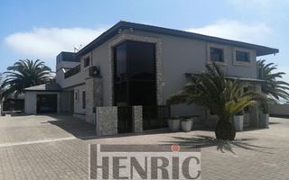 4 Bedroom House For Sale in Vogelstrand