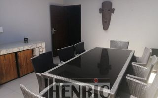 4 Bedroom House For Sale in Vogelstrand