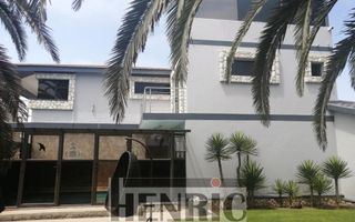 4 Bedroom House For Sale in Vogelstrand