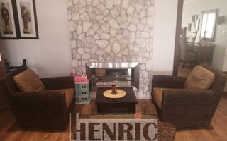 4 Bedroom House For Sale in Vogelstrand