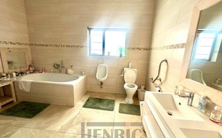 8 Bedroom House For Sale in Vineta, Swakopmund