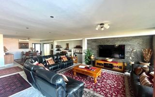 8 Bedroom House For Sale in Vineta, Swakopmund