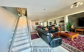 8 Bedroom House For Sale in Vineta, Swakopmund