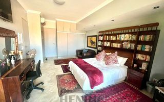 8 Bedroom House For Sale in Vineta, Swakopmund