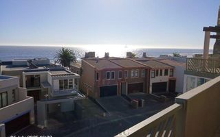 3 Bedroom Apartment/Penthouse For Sale in Long Beach