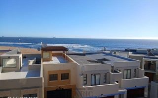 3 Bedroom Apartment/Penthouse For Sale in Long Beach