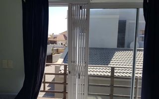 7 Bedroom House For Sale in Long Beach