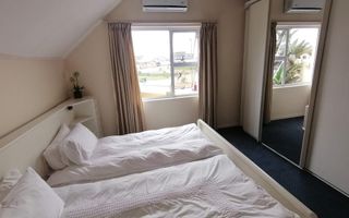 5 Bedroom House For Sale in Ocean View